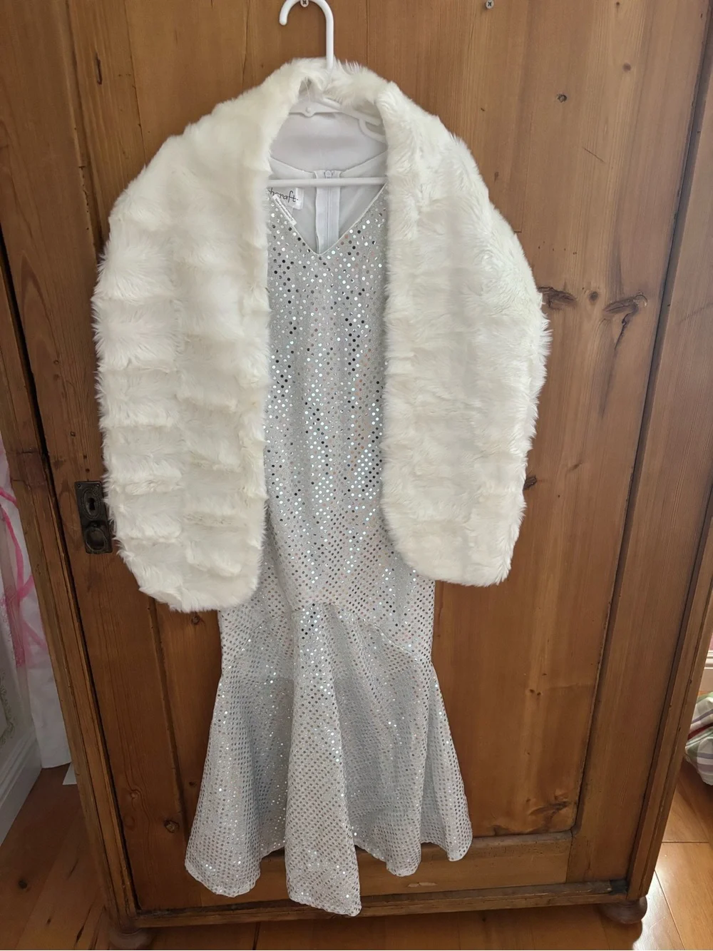 Sequin V-Neck Movie Star Costume in White
